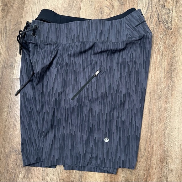 Lululemon Men's Swim Trunk Board Athletic Shorts Inseam 7.5” - Picture 6 of 12